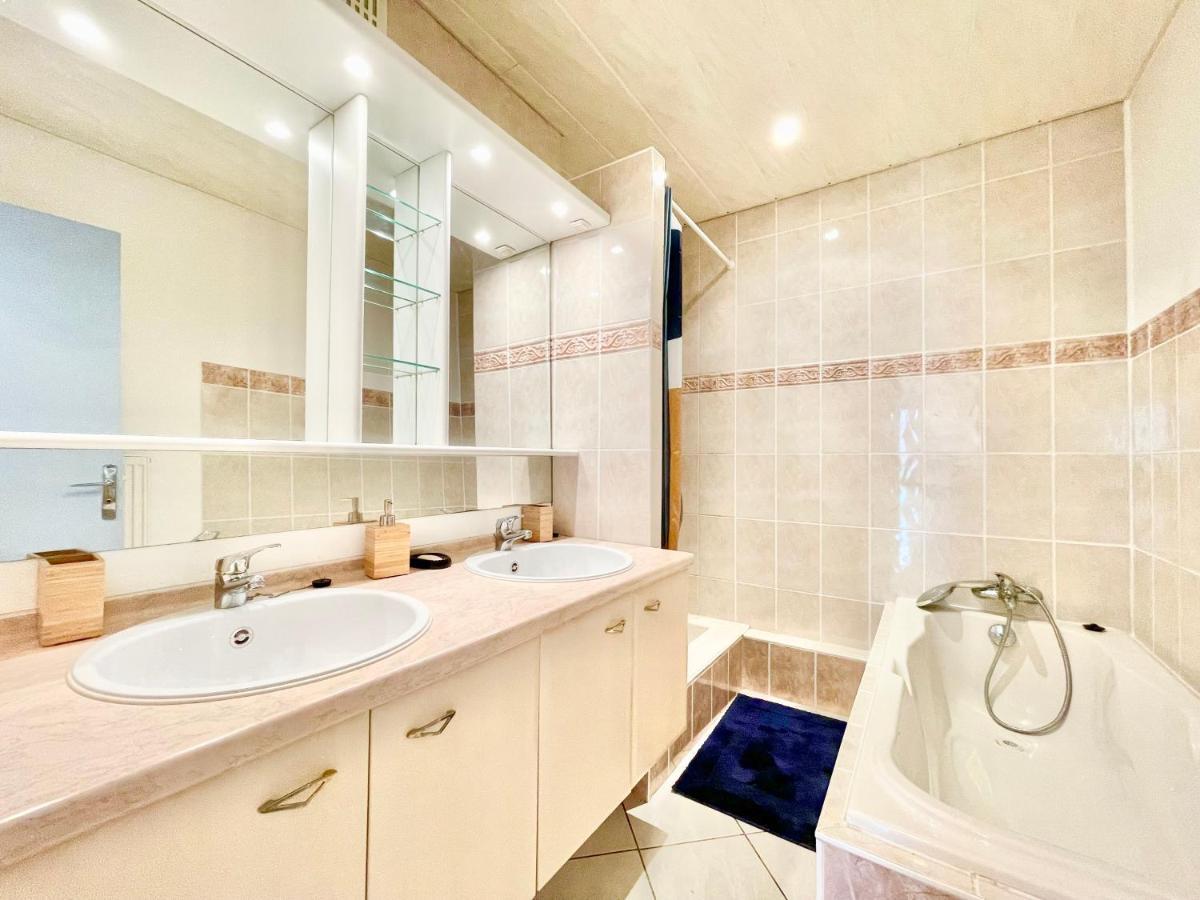 Colmar - La Cigogne - Balcon - Vue Degagee - Netflix - Wifi Fibre - Parking Gratuit - Quartier Populaire Apartment Bagian luar foto